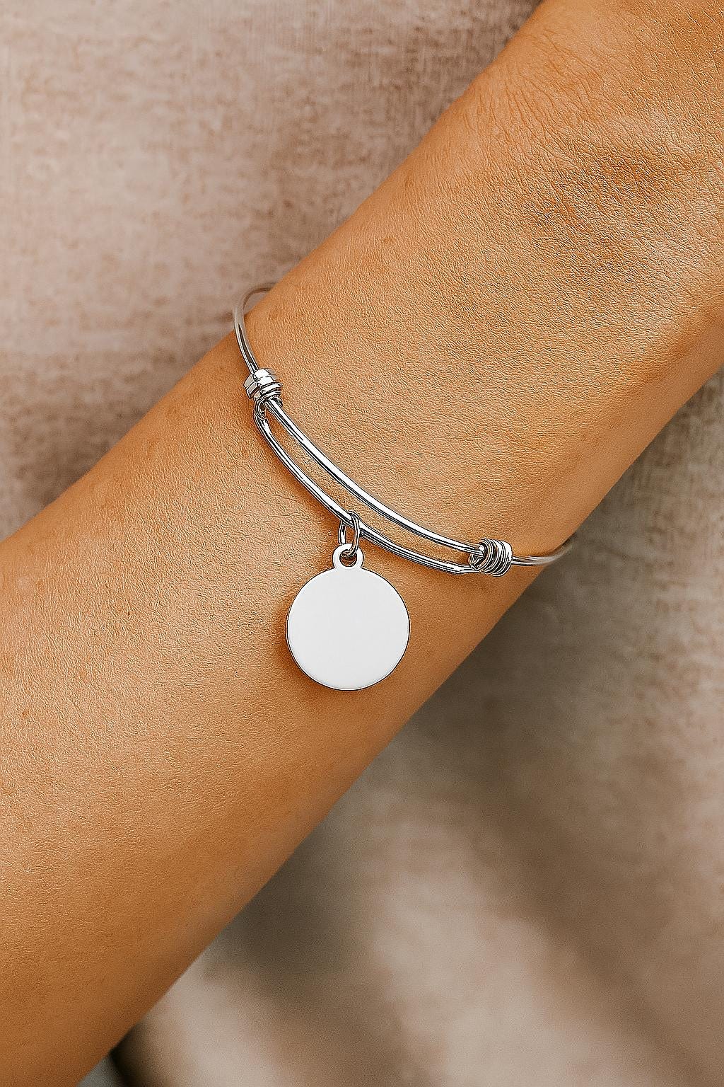 Stainless Steel Cat Hair Don't Care Bracelet, Round Charm Jewelry Funny Pet Lover Gift Cat Mom Bracelet Cat Lover Jewelry Adjustable Bangle
